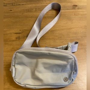 Lululemon Everywhere belt bag